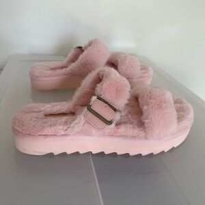 Koolaburra By UGG Faux Fur Fuzzy Cozy Buckle Slide Sandals Size 8